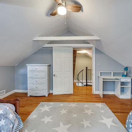 Quintessential New England Home With Patio And Grill! Putnam المظهر الخارجي الصورة