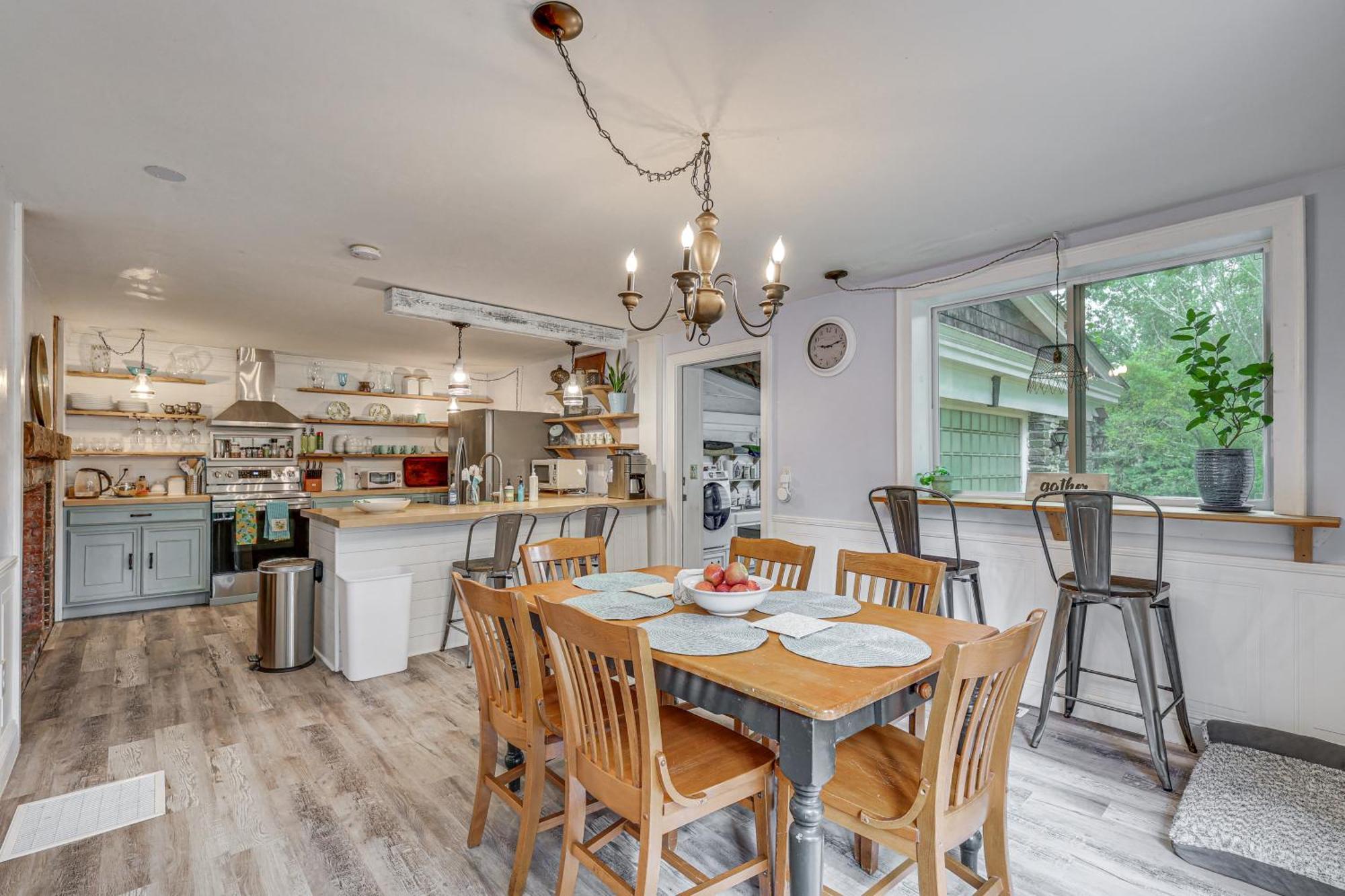 Quintessential New England Home With Patio And Grill! Putnam المظهر الخارجي الصورة