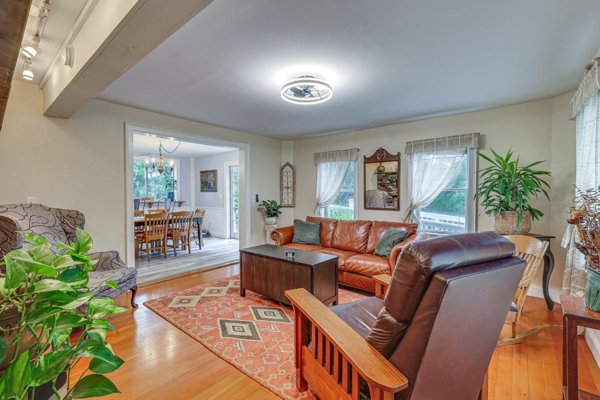 Quintessential New England Home With Patio And Grill! Putnam المظهر الخارجي الصورة