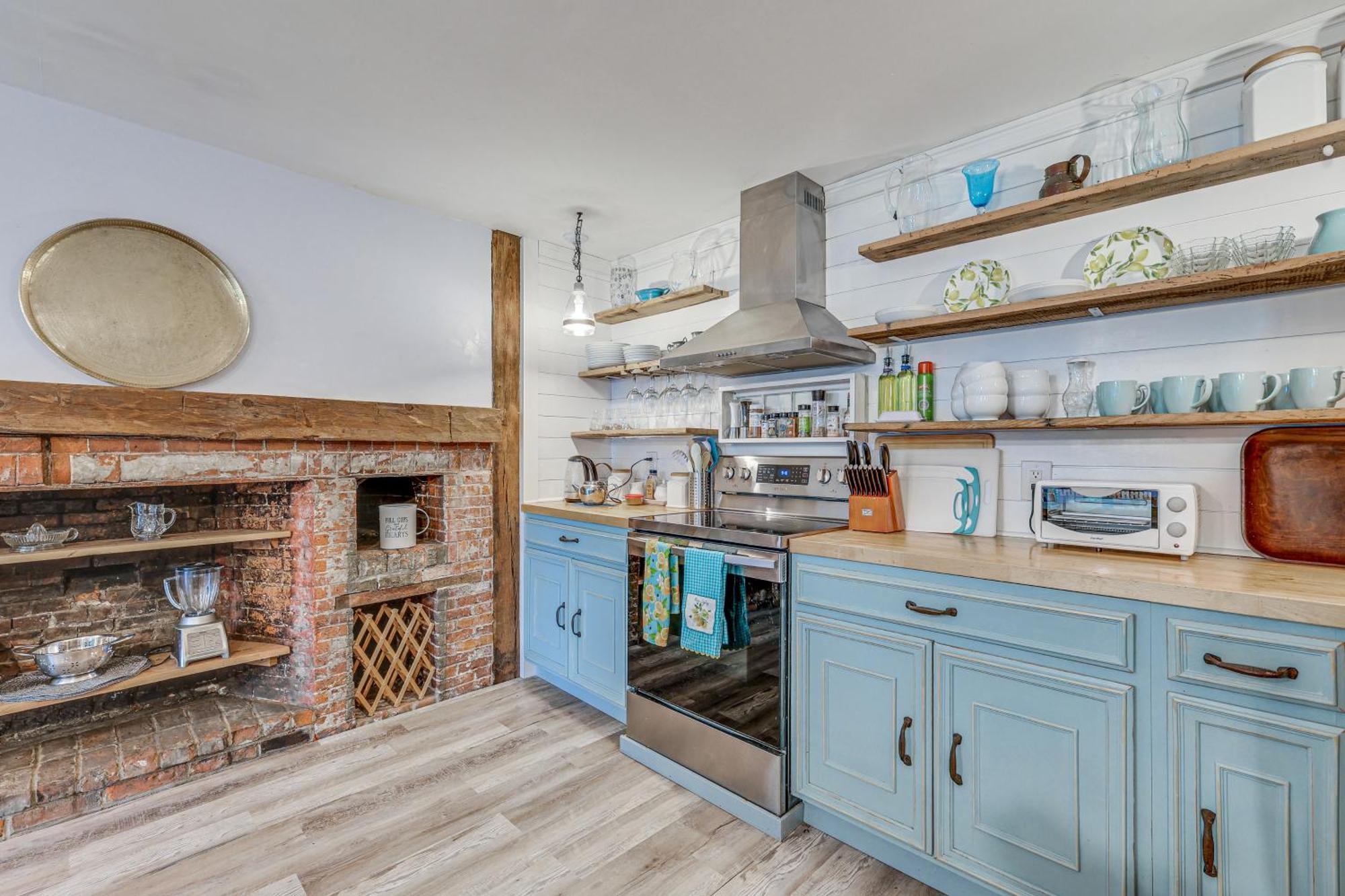 Quintessential New England Home With Patio And Grill! Putnam المظهر الخارجي الصورة