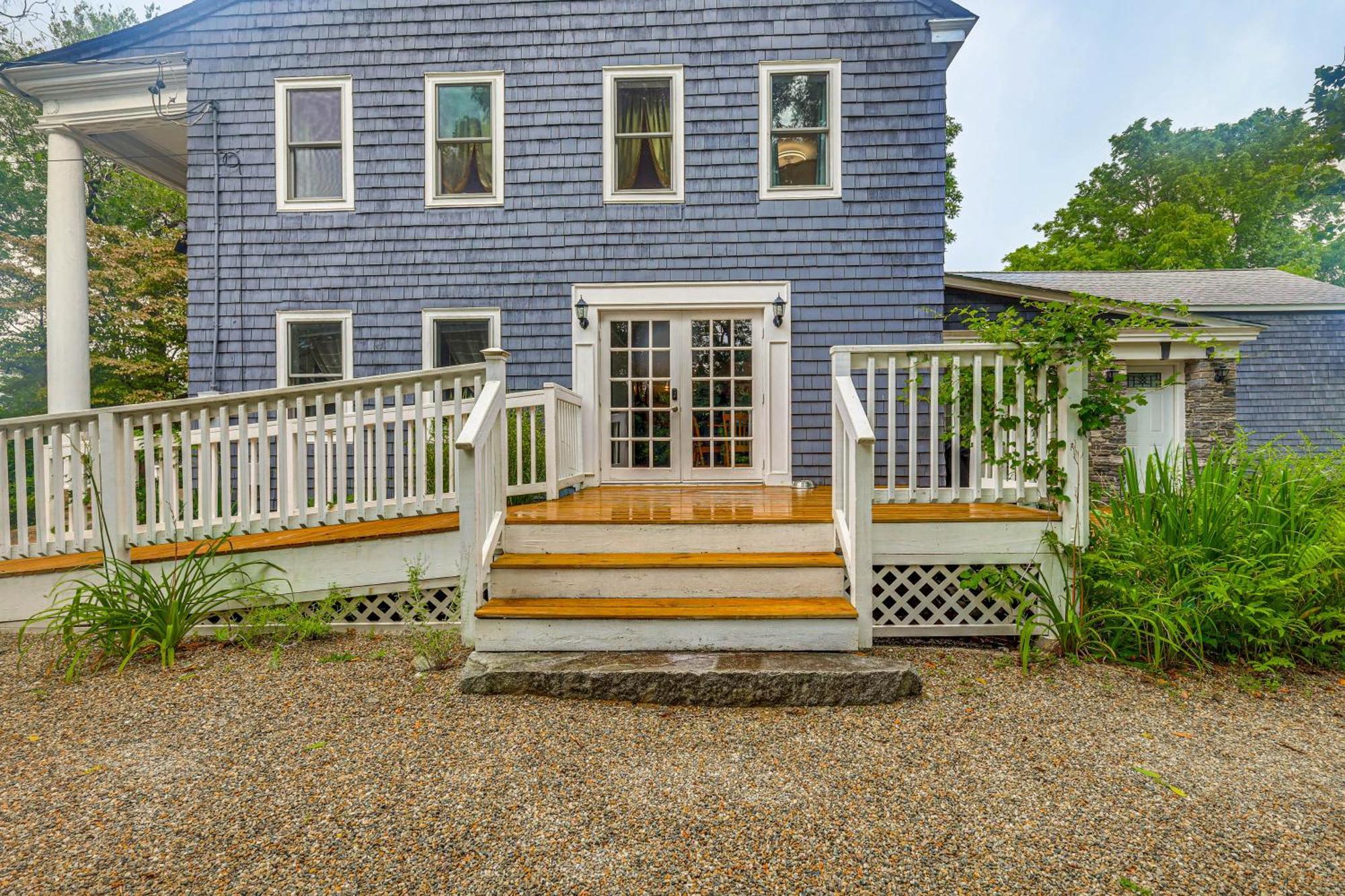 Quintessential New England Home With Patio And Grill! Putnam المظهر الخارجي الصورة