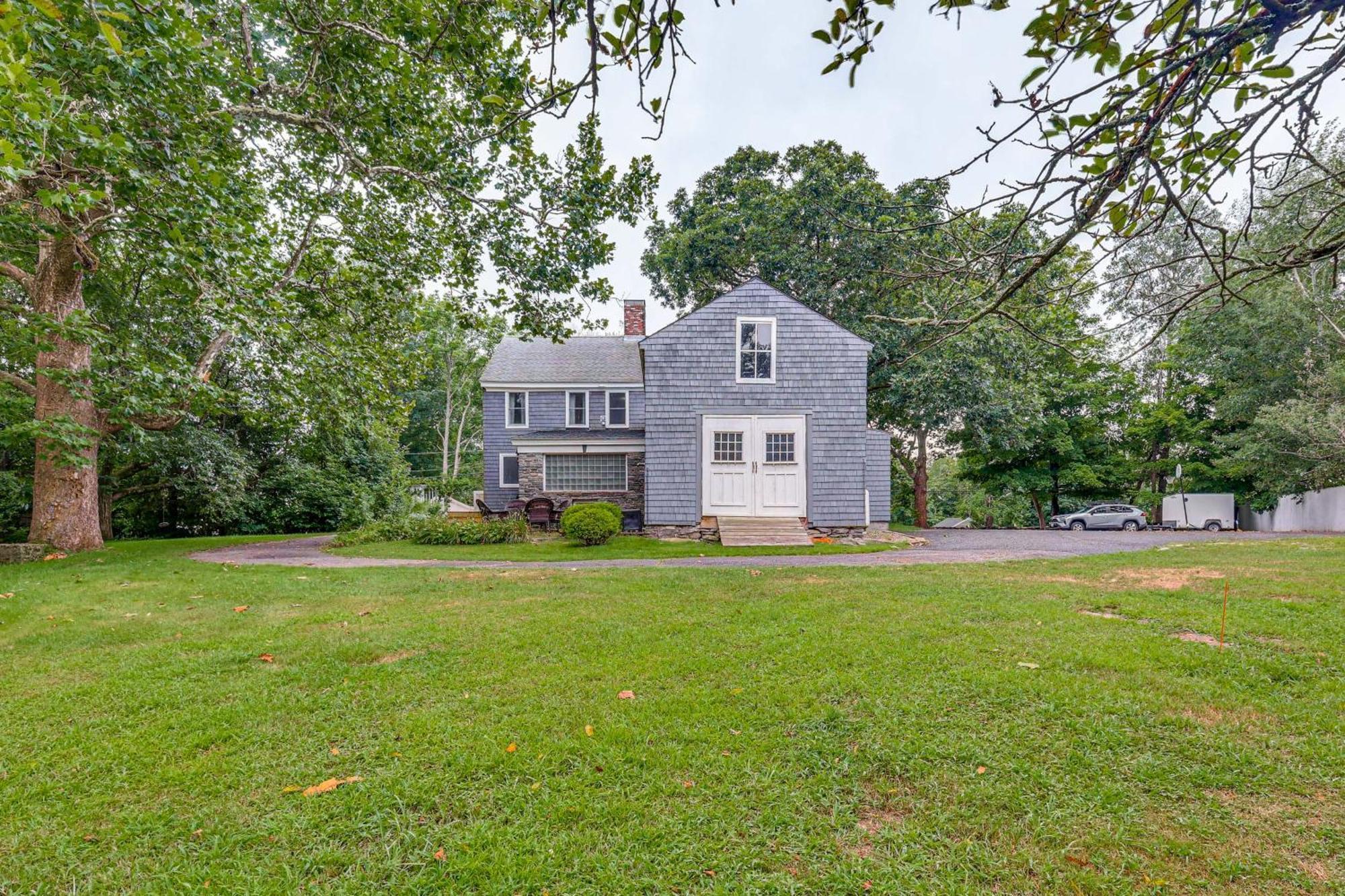 Quintessential New England Home With Patio And Grill! Putnam المظهر الخارجي الصورة