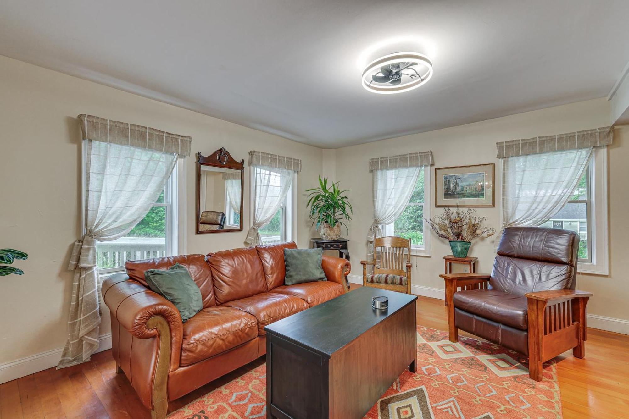 Quintessential New England Home With Patio And Grill! Putnam المظهر الخارجي الصورة