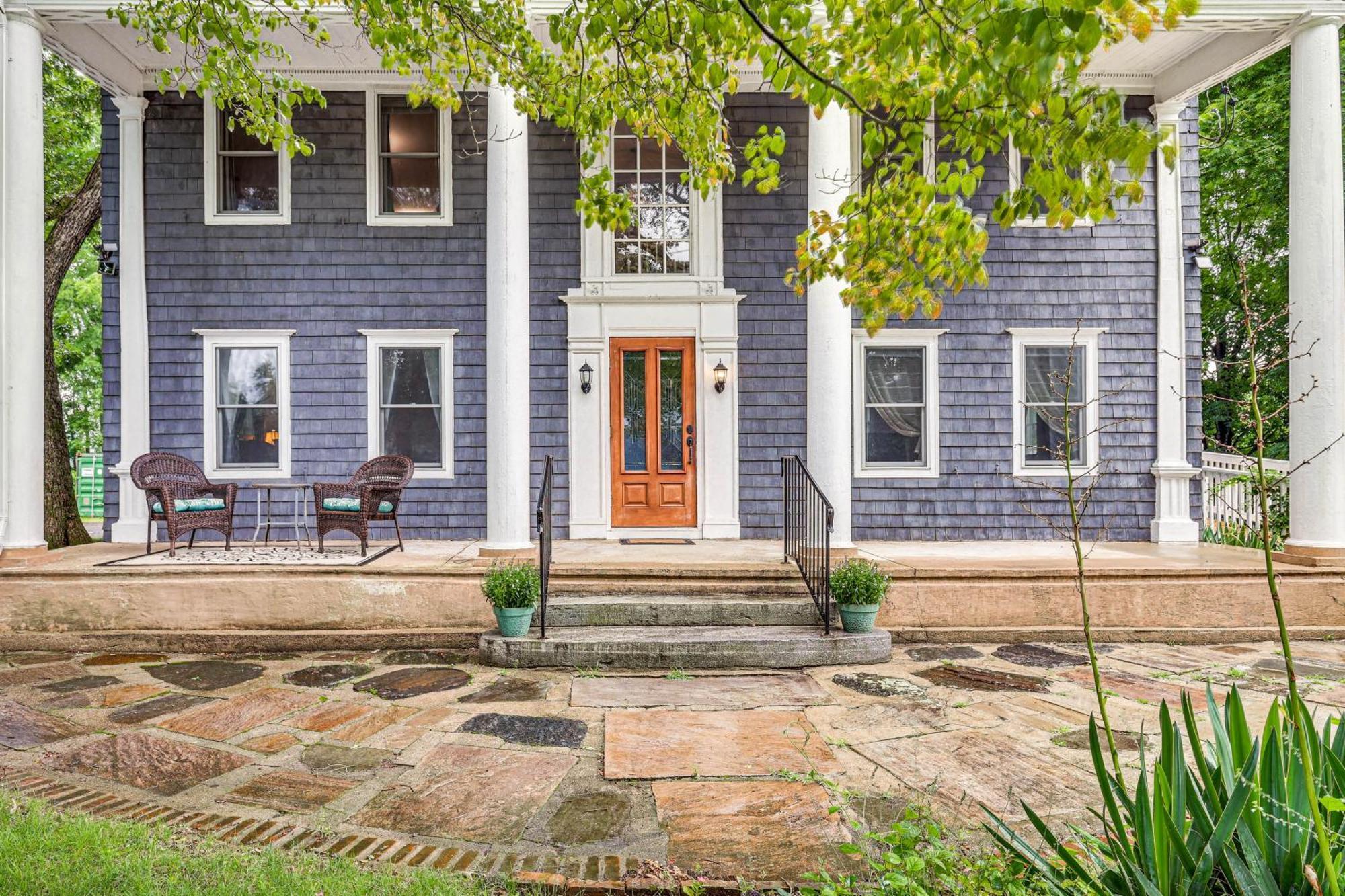 Quintessential New England Home With Patio And Grill! Putnam المظهر الخارجي الصورة
